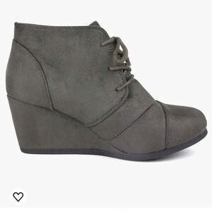 TOMS Wedge Boot Gray Faux Suede Leather Lace-up Pattern Inside Like New